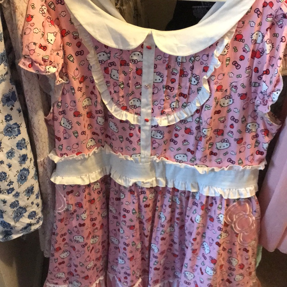 Torrid halloween hello kitty multi print dress
